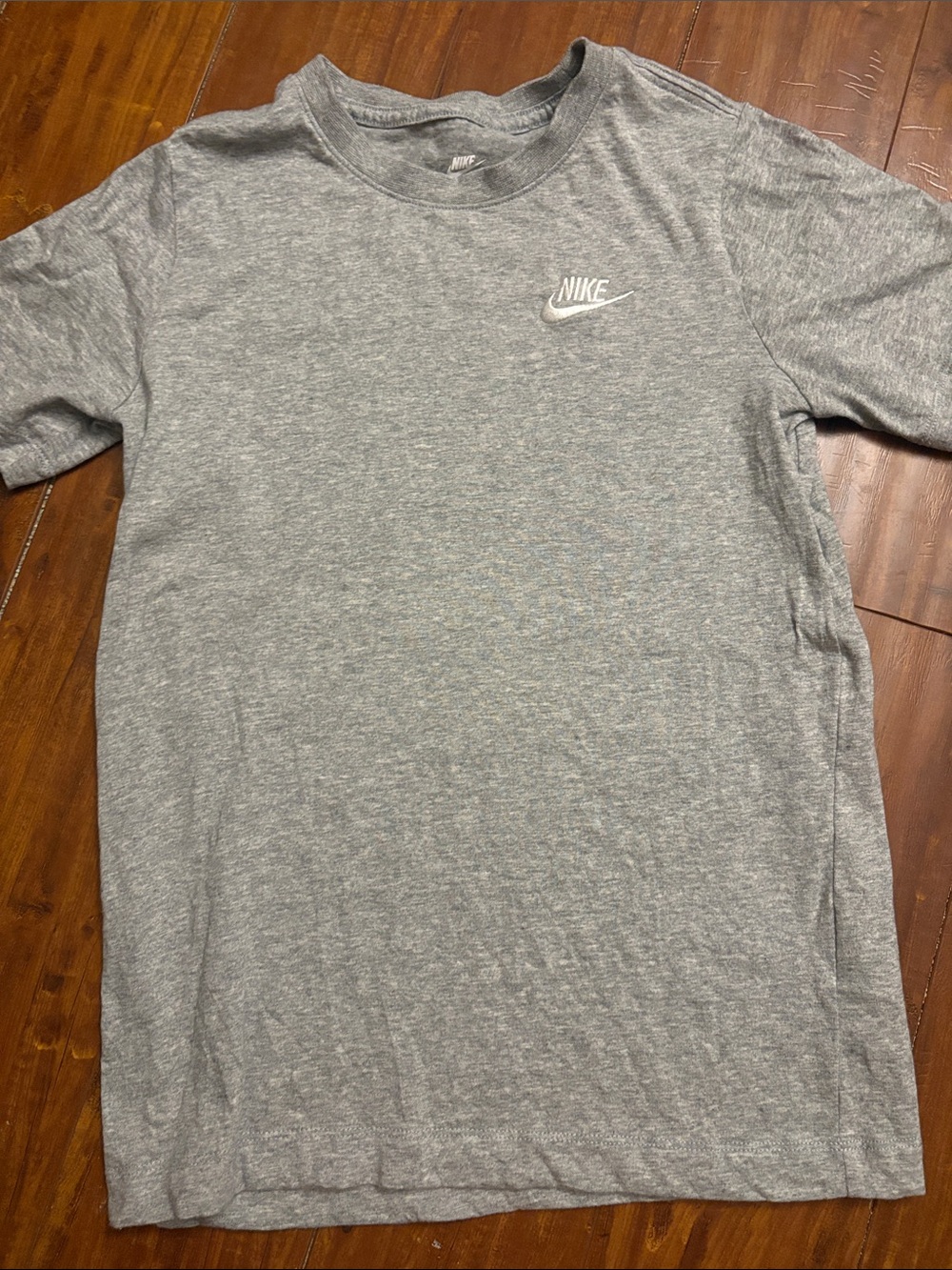 Nike Boys Short-Sleeve Logo Tee x 4. Boys Mediums